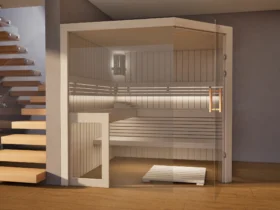 Sauna Athen 2x Glas bodentief Profilholz Linde neben der Treppe, Glastür geöffnet