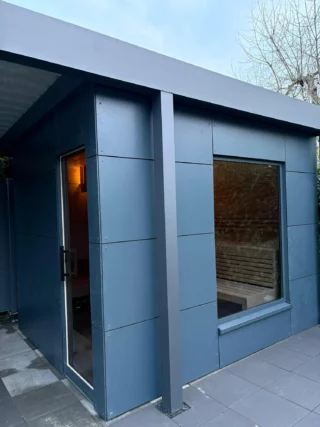 Gartensauna am Haus