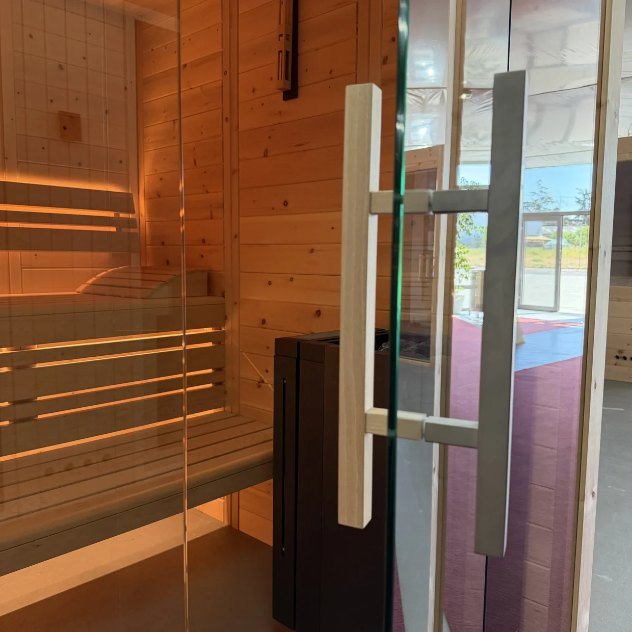 Sauna Kristall in Massivholz – Glasfront