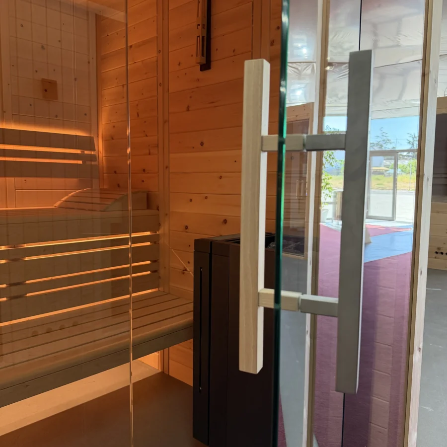 Sauna Kristall in Massivholz – Glasfront