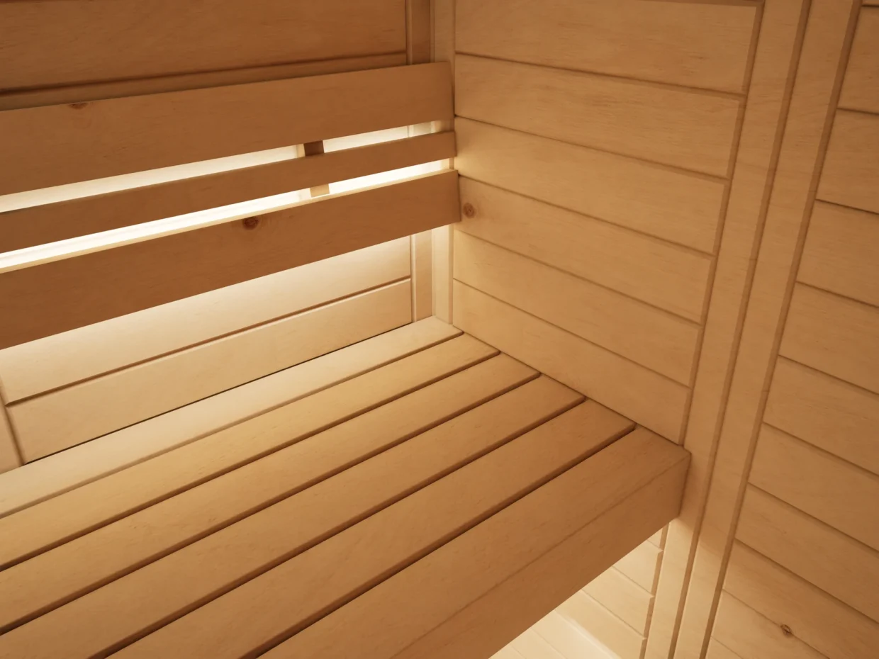 Obere Liege mit Rückenlehne in der Sauna Amara Massivholz Zirbe